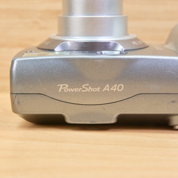 Vintage Canon Powershot A40 2 MP Digital Camera, 3x Optical Zoom - Picture 6 of 9